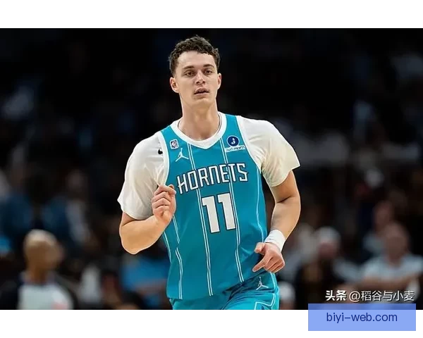 古德温倒地拼抢遭卡尔克布伦纳压伤 伤后返回更衣室接受治疗