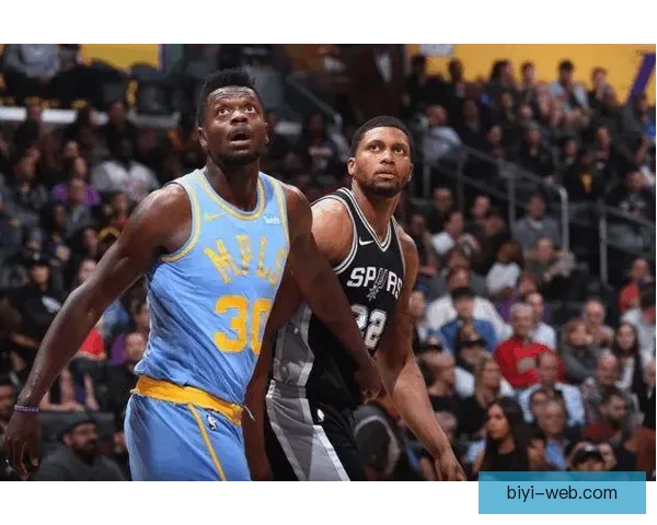 卡鲁索抢水壶失败哈特机智躲闪反而泼水前队友全程笑翻